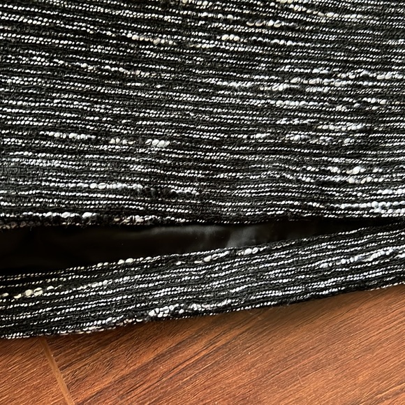 Old Navy NWT Black and White Shorts - Picture 2 of 3